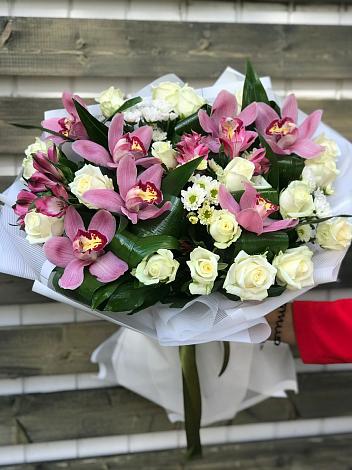 Букет цветов из: Розы и Хризантемы в Бураево