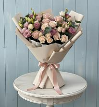 Букет цветов из:  Розы и Лизиантусы в Бураево