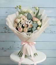 Букет цветов из:  Розы и Лизиантусы в Бураево