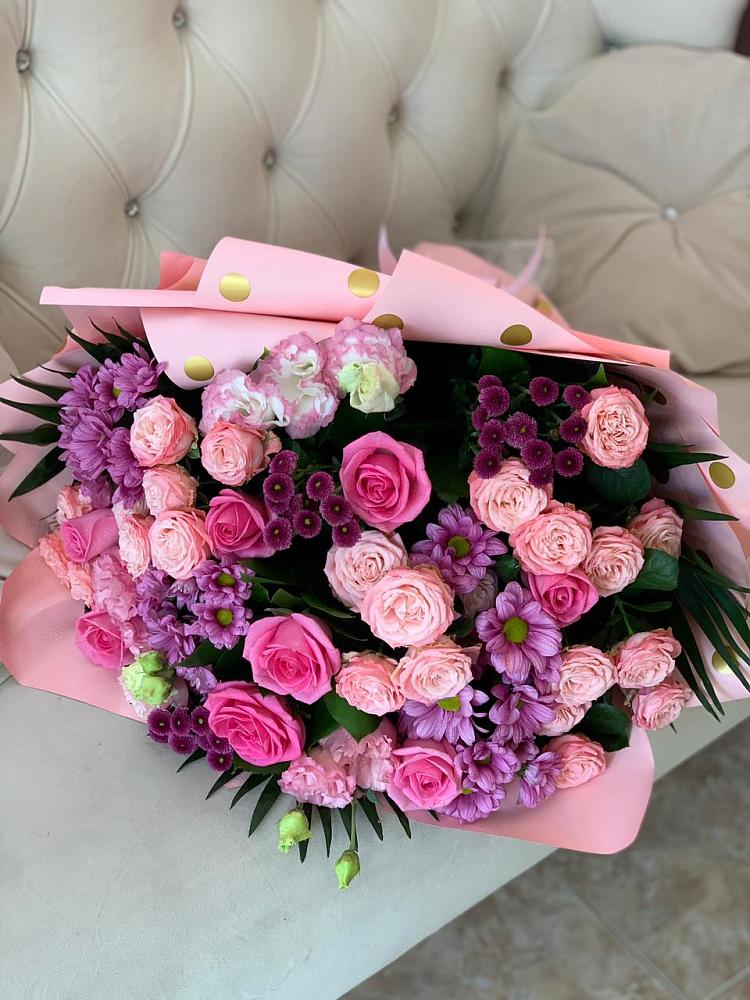 Букет цветов из: Хризантемы, Розы и Лизиантусы в Бураево