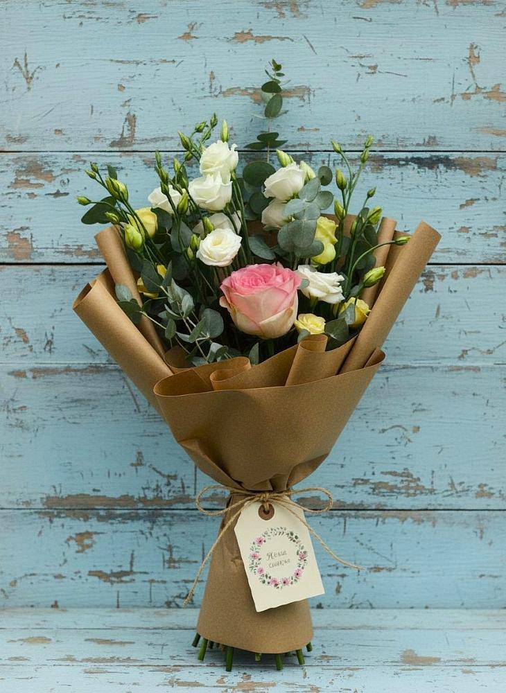 Букет цветов из: Розы и Лизиантусы в Бураево