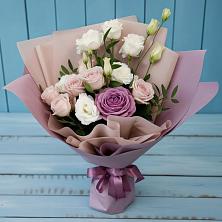 Букет цветов из:  Розы и Лизиантусы в Бураево