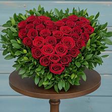 Цветочная композиция из Розы в виде сердца в Бураево