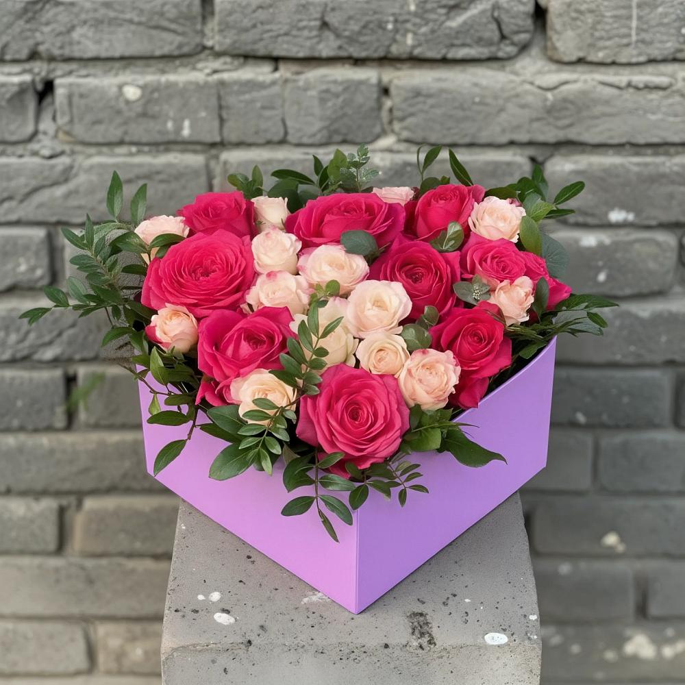 Цветочная композиция из Розы в коробке в Бураево