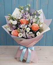 Букет цветов из:  Лизиантусы, Розы, Альстромерии и Гипсофила в Бураево