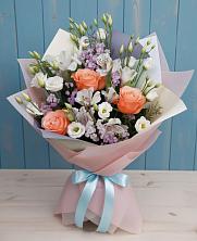 Букет цветов из:  Лизиантусы, Розы, Альстромерии и Гипсофила в Бураево