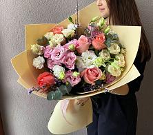 Букет цветов из:  Розы, Лизиантусы и Гвоздики #REPLACE_PRED# Бураево