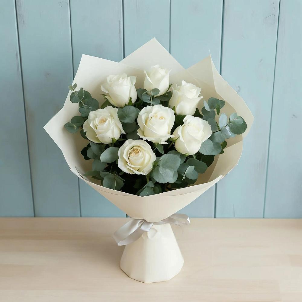Букет Белые розы в Эвкалипте в Бураево