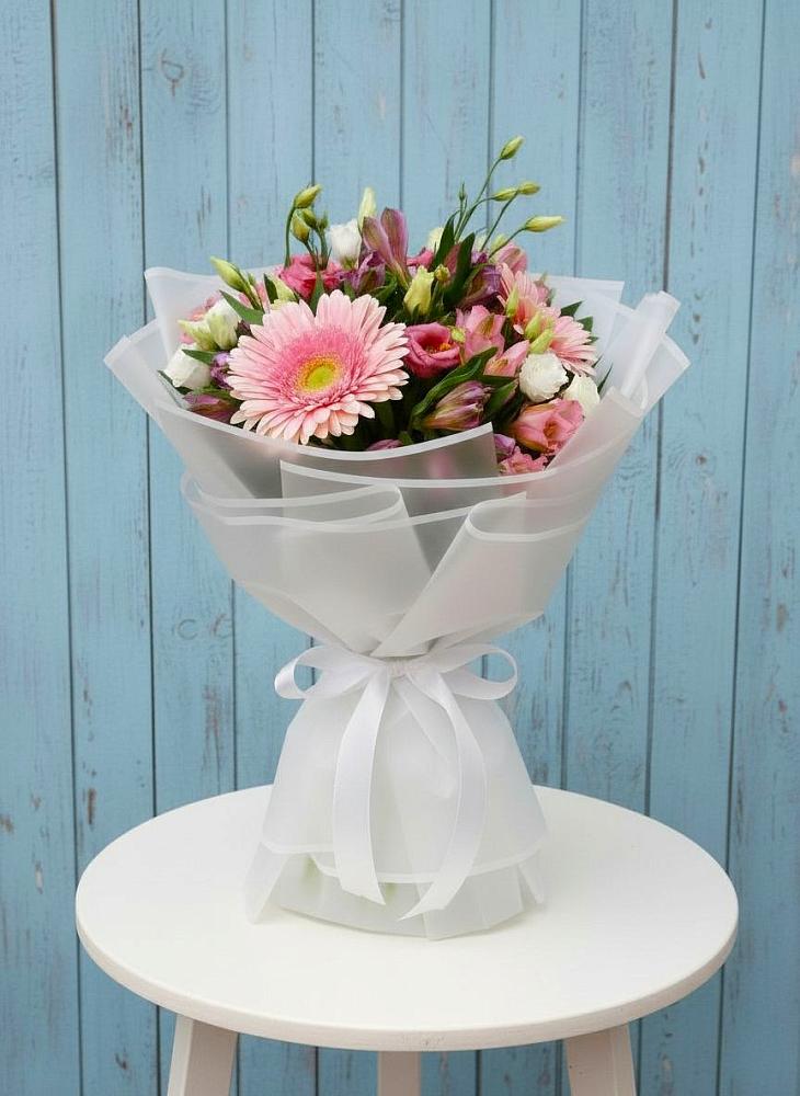 Букет цветов из: Герберы, Альстромерии и Лизиантусы в Бураево