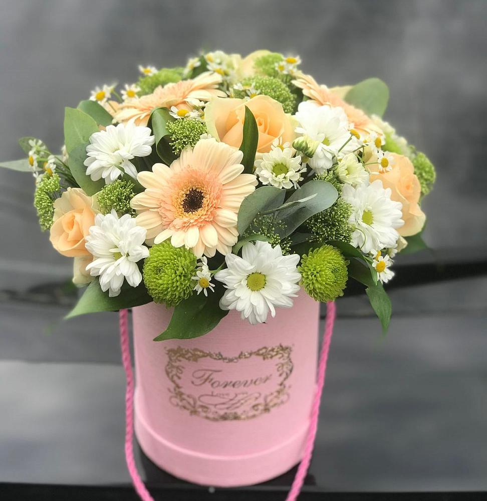 Цветочная композиция из Розы, Герберы и Хризантемы в шляпной коробке в Бураево