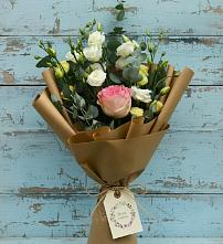 Букет цветов из:  Розы и Лизиантусы в Бураево