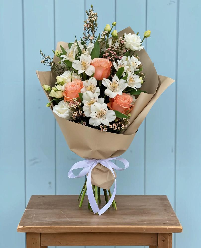 Букет цветов из: Альстромерии, Лизиантусы, Розы и Хризантемы в Бураево